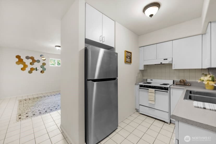 Property photo for 5508 31st Avenue NE, Seattle photo 12