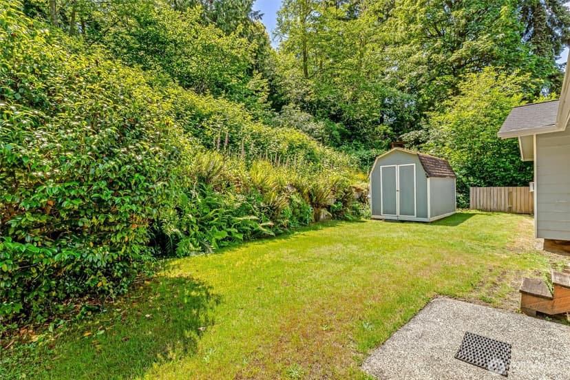 Property photo for 8830 Shell Place, Edmonds photo 34