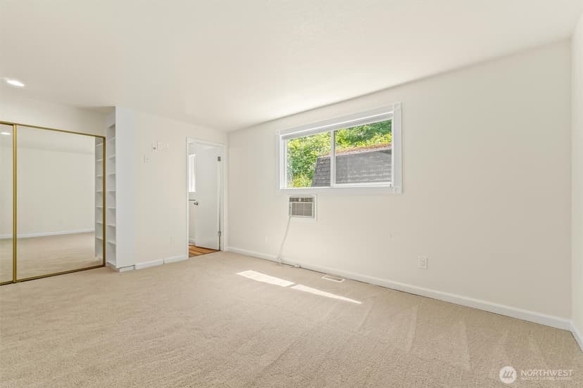 Property photo for 8830 Shell Place, Edmonds photo 17