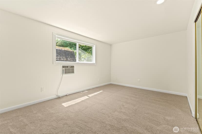 Property photo for 8830 Shell Place, Edmonds photo 16