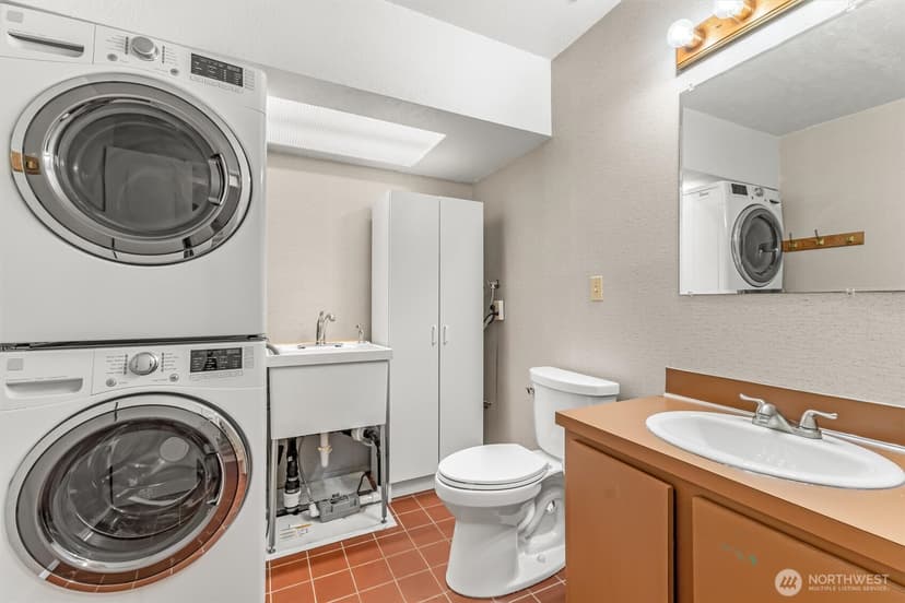 Property photo for 8830 Shell Place, Edmonds photo 28