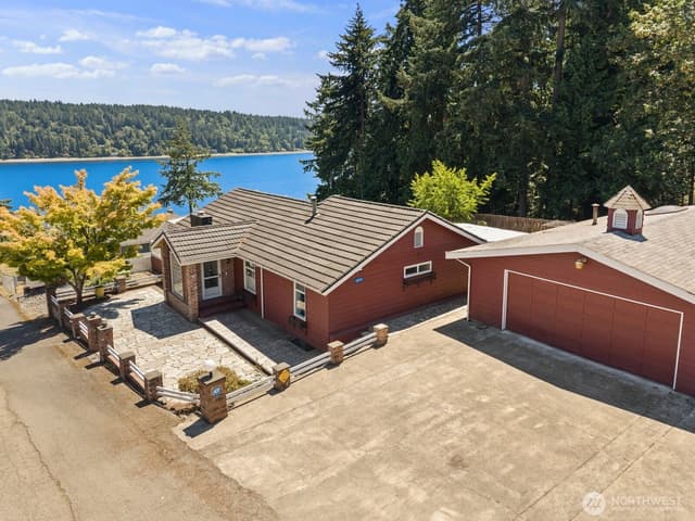 Property photo for 6899 Navajo Trail NE, Bremerton photo 2