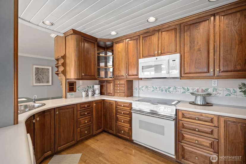 Property photo for 6899 Navajo Trail NE, Bremerton photo 14