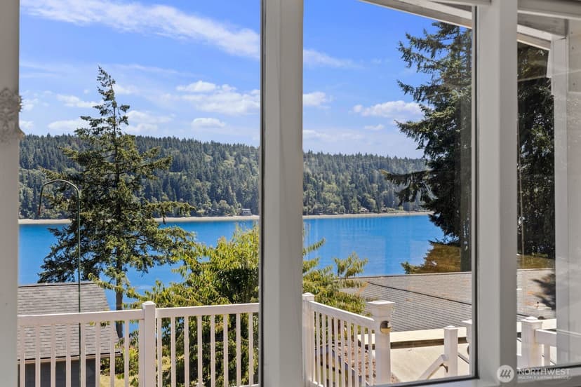 Property photo for 6899 Navajo Trail NE, Bremerton photo 9