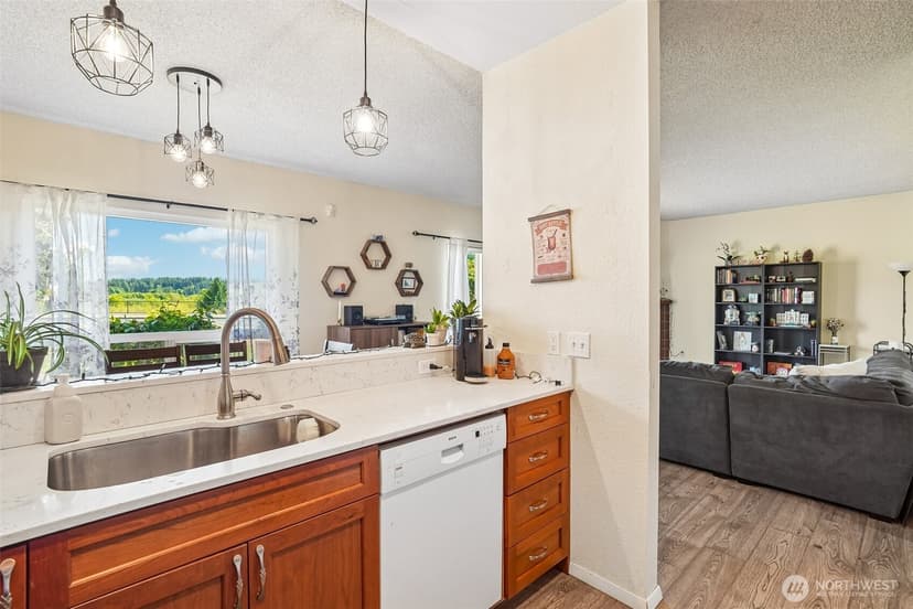 Property photo for 23301 Lakeview Drive #A101, Mountlake Terrace photo 2
