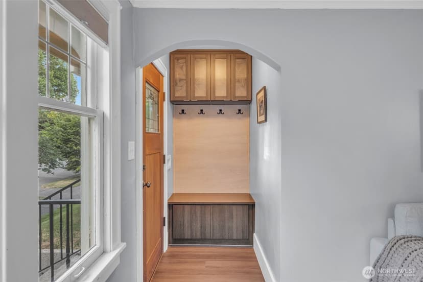 Property photo for 4836 38th Avenue NE, Seattle photo 3