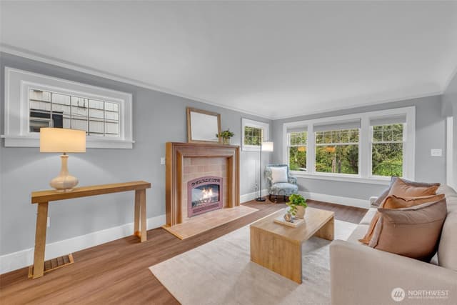 Property photo for 4836 38th Avenue NE, Seattle photo 5