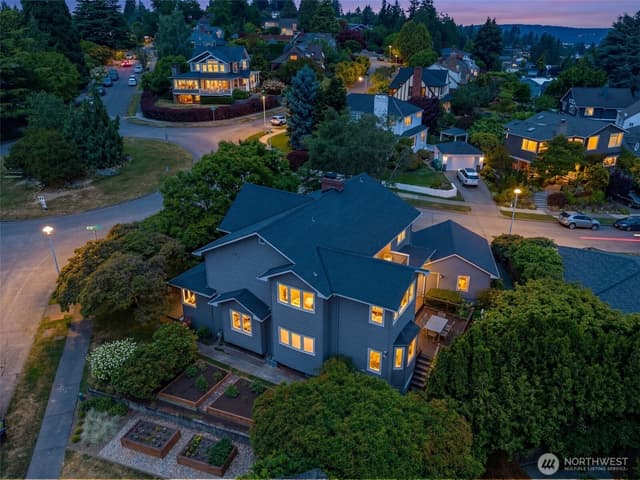 Property photo for 5716 Ann Arbor Avenue NE, Seattle photo 2