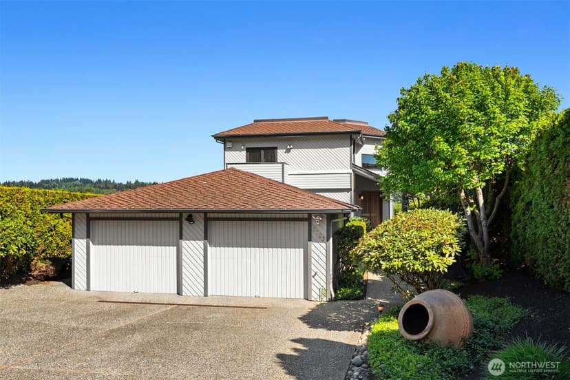 Property photo for 8503 NE Juanita Drive, Kirkland photo 11