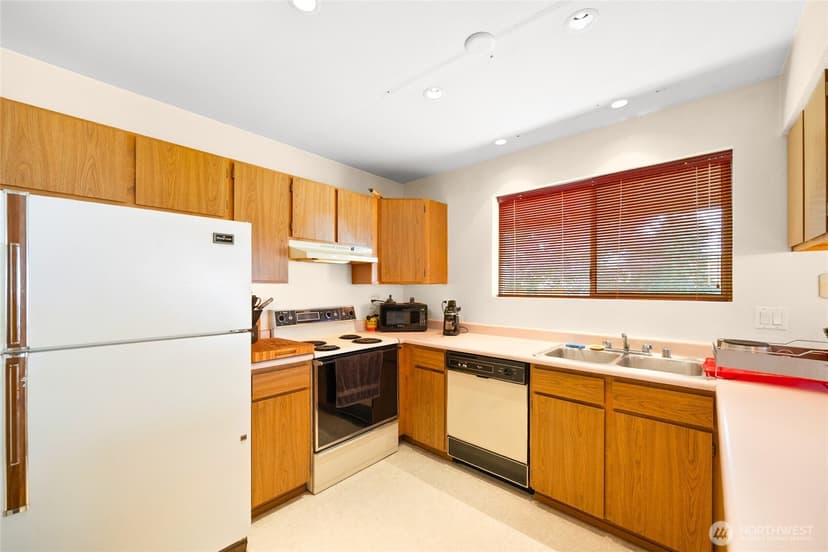 Property photo for 21815 SE 271st Street, Maple Valley photo 10