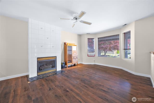 Property photo for 21815 SE 271st Street, Maple Valley photo 4