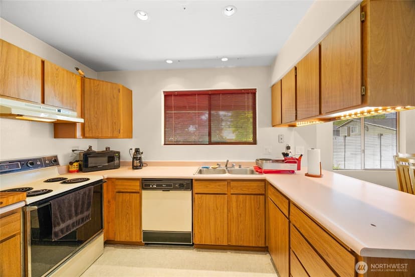 Property photo for 21815 SE 271st Street, Maple Valley photo 11