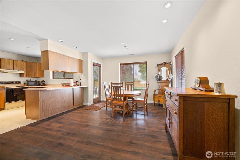 Property photo for 21815 SE 271st Street, Maple Valley photo 9