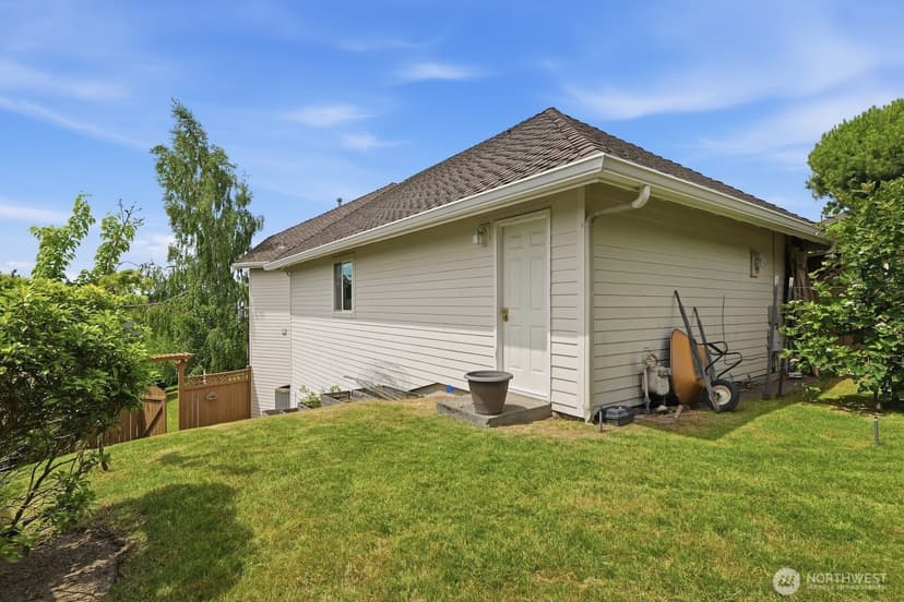 Property photo for 11924 59th Avenue W, Mukilteo photo 34
