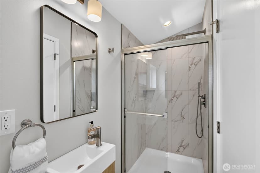 Property photo for 5039 41st Avenue SW #2, Seattle photo 30