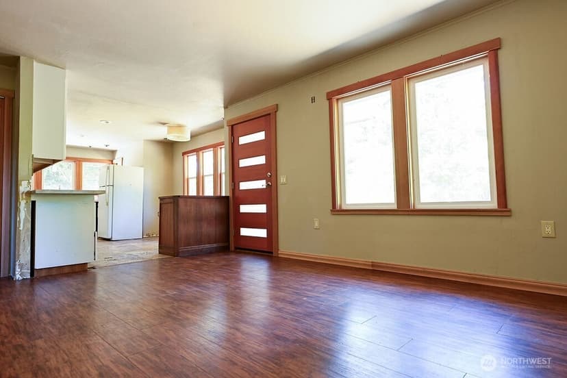 Property photo for 14323 12th Avenue SW, Burien photo 10