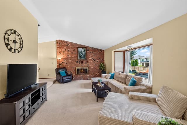 Property photo for 5000 NE 6th Street, Renton photo 3