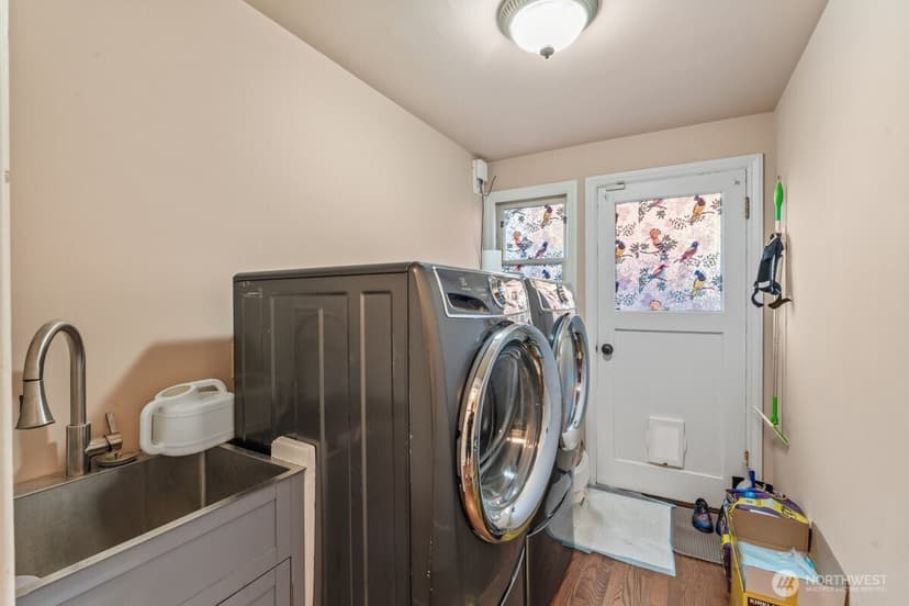 Property photo for 422 Crown Drive, Everett photo 40
