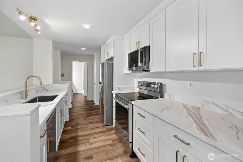 Property photo for 3710 26th Place W #405, Seattle photo 7