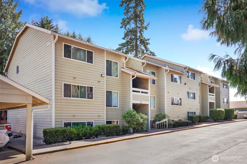 Property photo for 20325 19th Avenue NE #B102, Shoreline