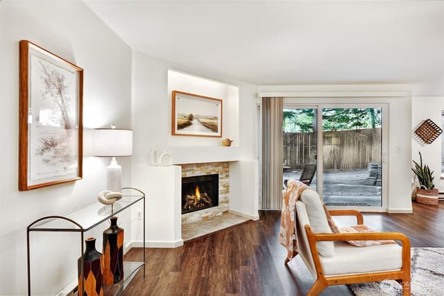 Property photo for 20325 19th Avenue NE #B102, Shoreline photo 5