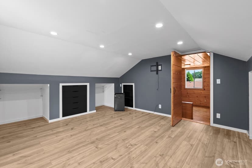 Property photo for 9723 Forest Avenue SW, Lakewood photo 22