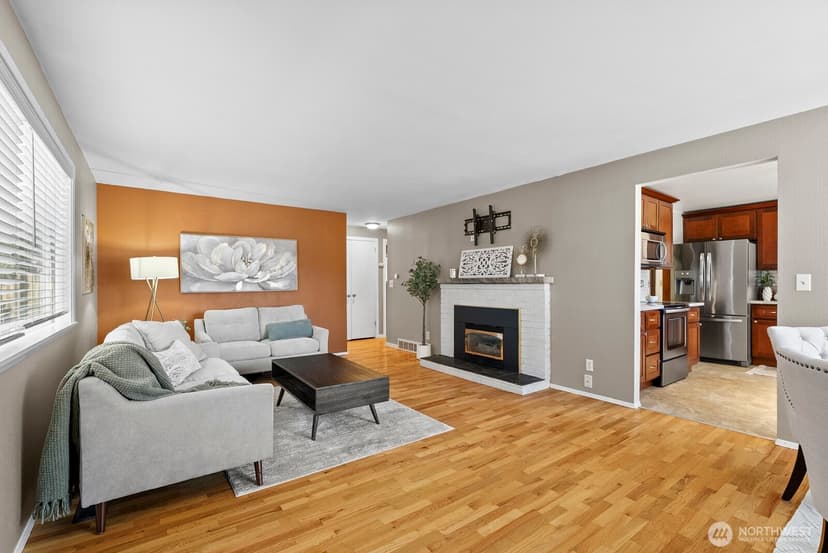 Property photo for 9723 Forest Avenue SW, Lakewood photo 4