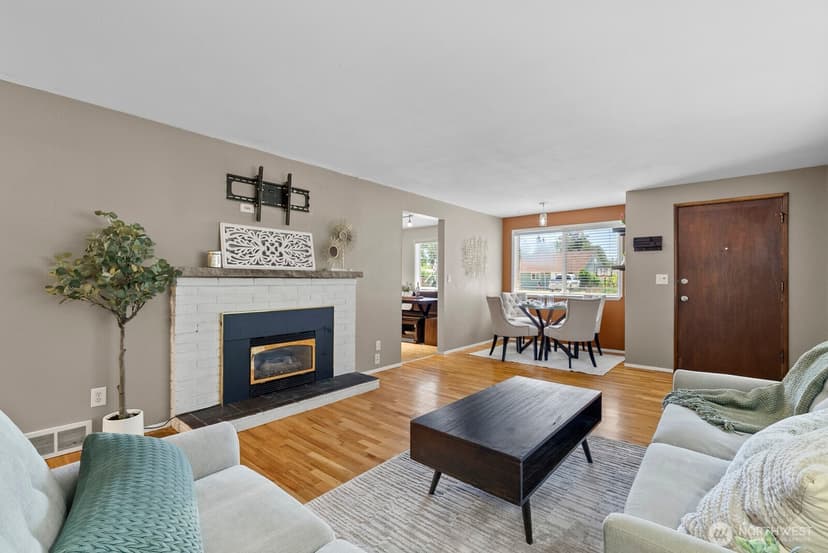 Property photo for 9723 Forest Avenue SW, Lakewood photo 6