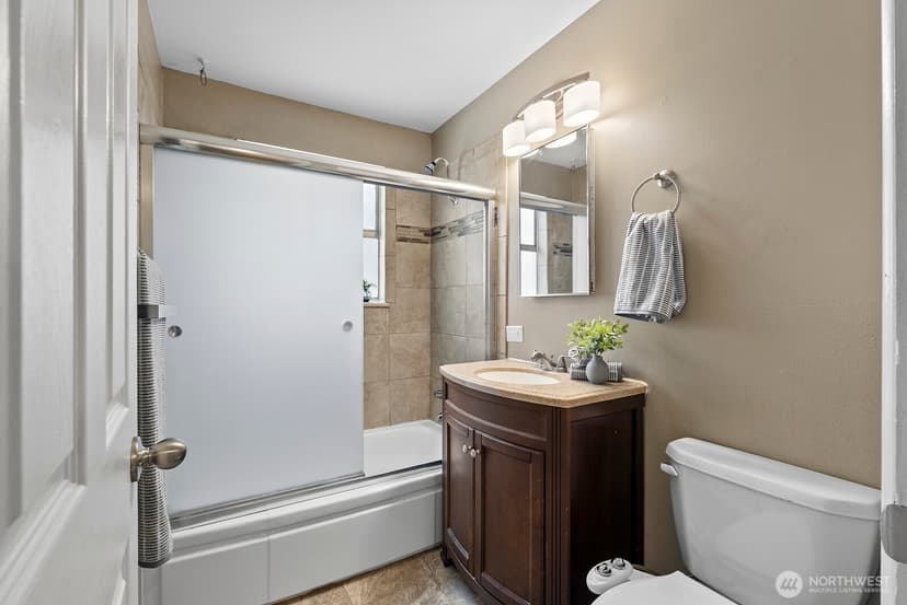 Property photo for 9723 Forest Avenue SW, Lakewood photo 18