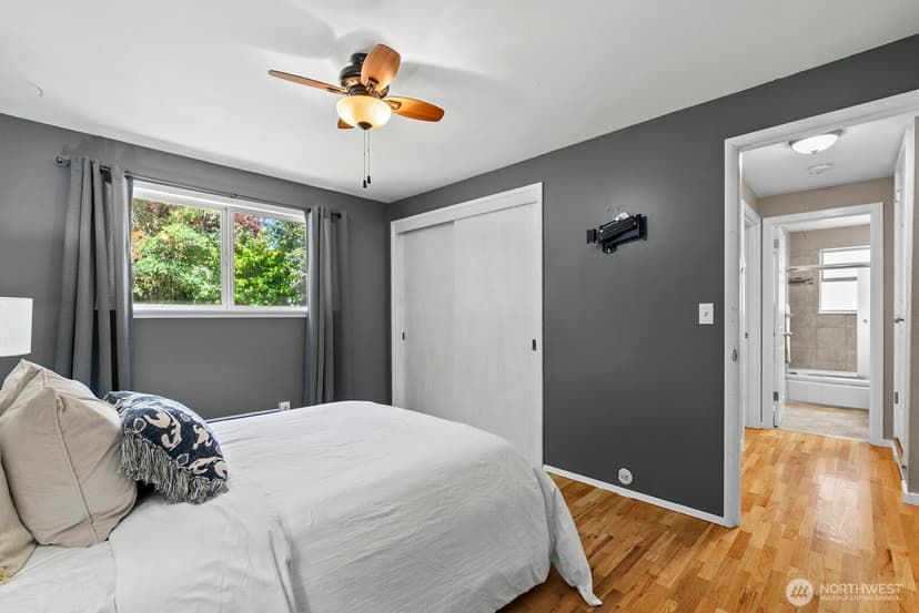 Property photo for 9723 Forest Avenue SW, Lakewood photo 16