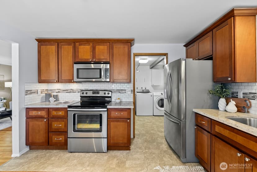 Property photo for 9723 Forest Avenue SW, Lakewood photo 13