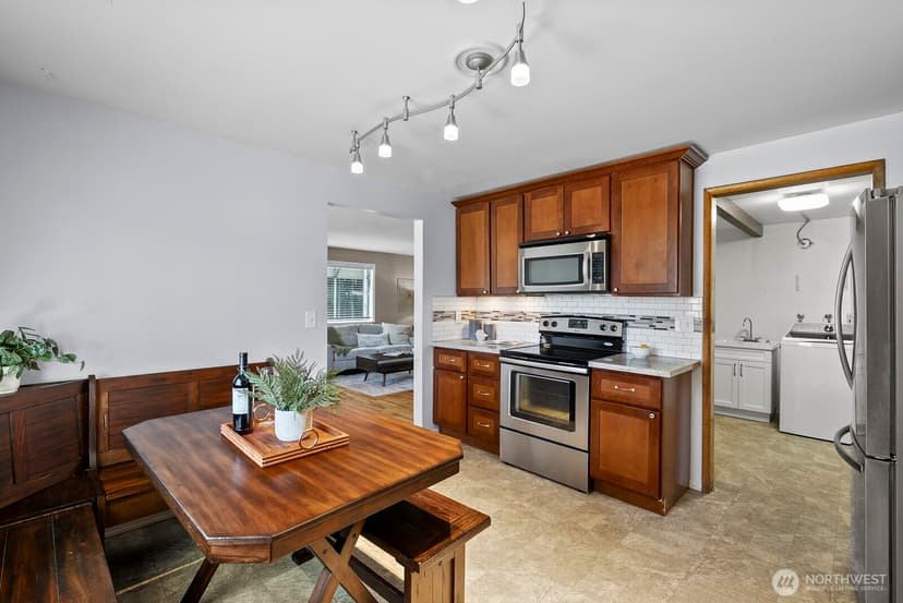 Property photo for 9723 Forest Avenue SW, Lakewood photo 11