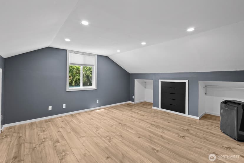 Property photo for 9723 Forest Avenue SW, Lakewood photo 21