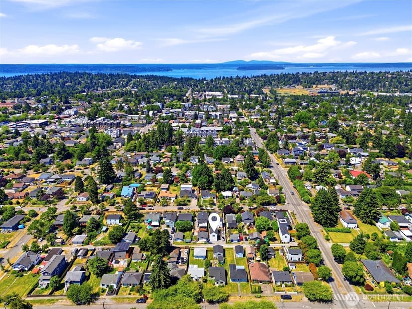 Property photo for 9016 12th Avenue SW #Unit C, Seattle photo 31