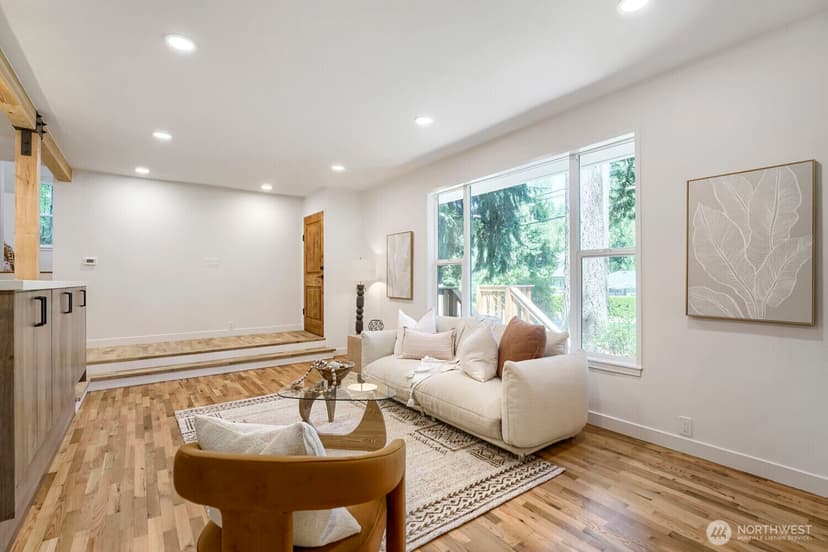 Property photo for 16051 21st Avenue SW, Burien photo 8