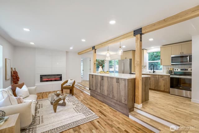 Property photo for 16051 21st Avenue SW, Burien photo 5