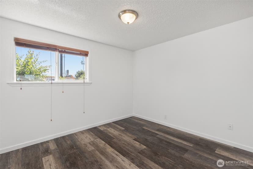 Property photo for 24527 36th Avenue S, Kent photo 17