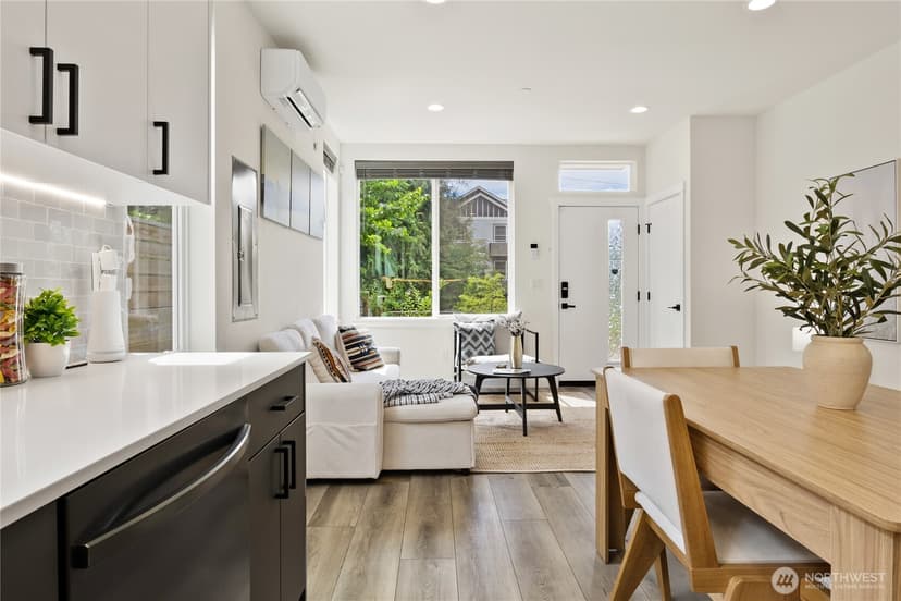 Property photo for 10306 Midvale Avenue N #A, Seattle photo 9