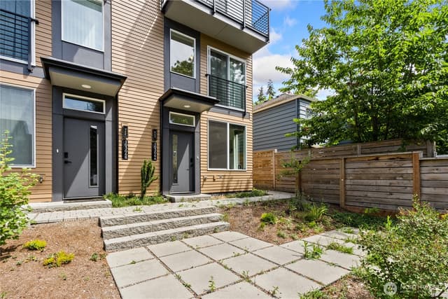 Property photo for 10306 Midvale Avenue N #A, Seattle photo 4