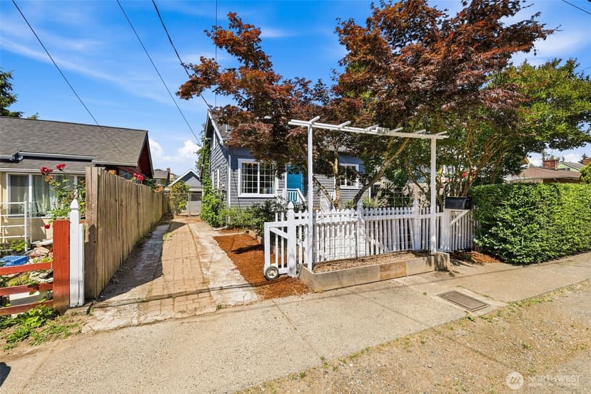 Property photo for 8123 49th Avenue S, Seattle photo 28