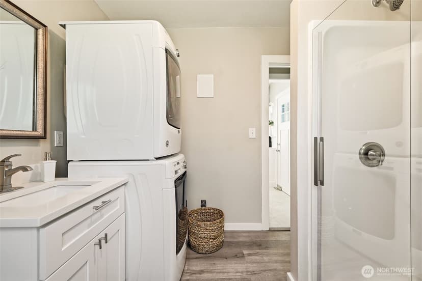 Property photo for 8123 49th Avenue S, Seattle photo 11