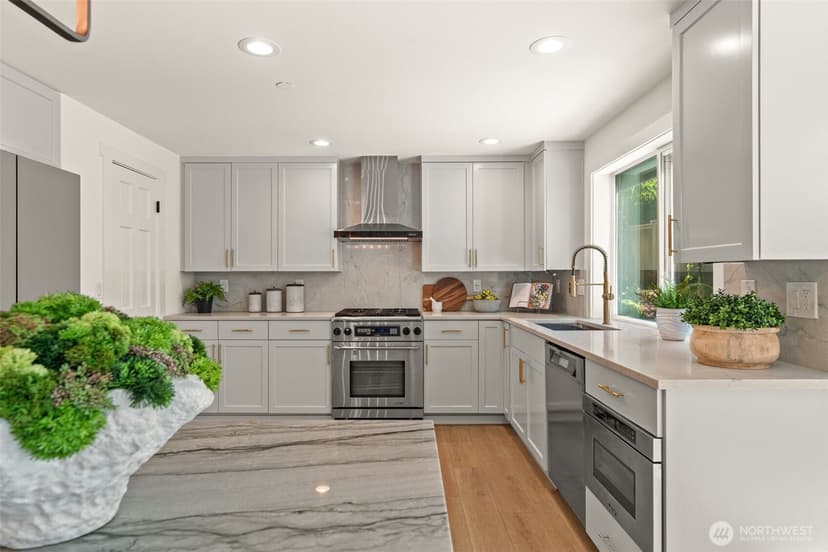 Property photo for 535 NW Datewood Drive, Issaquah photo 6