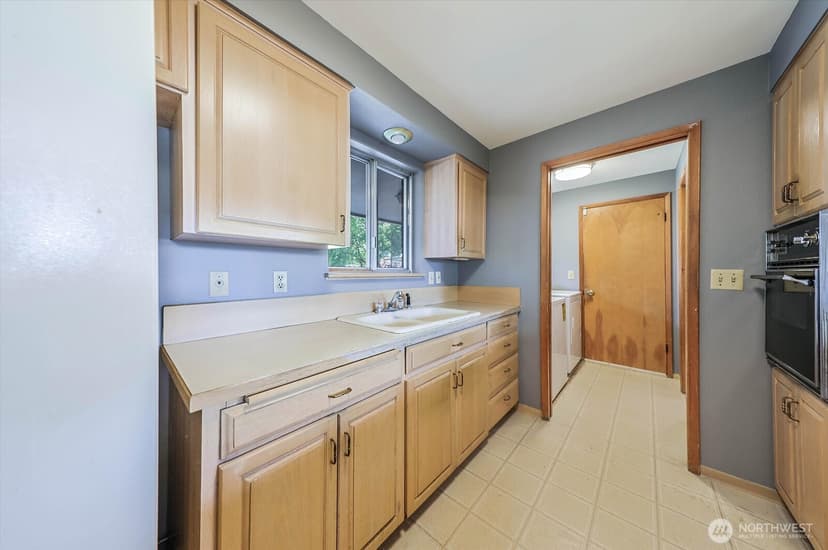 Property photo for 9015 Winona Street SW, Lakewood photo 6
