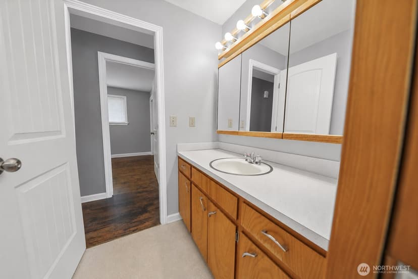 Property photo for 9015 Winona Street SW, Lakewood photo 12