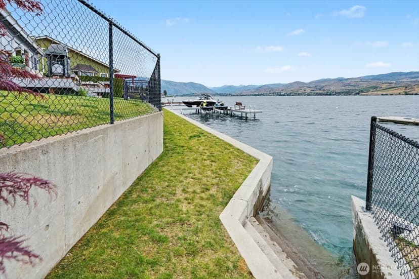 Property photo for 1386 S Lakeshore Road, Chelan photo 14