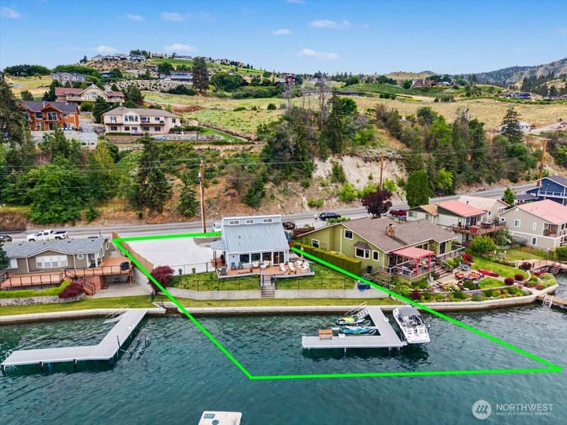 Property photo for 1386 S Lakeshore Road, Chelan photo 4