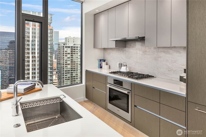 Property photo for 2510 6th Avenue #3802, Seattle photo 8