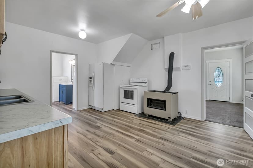 Property photo for 223 R Street NE, Auburn photo 11