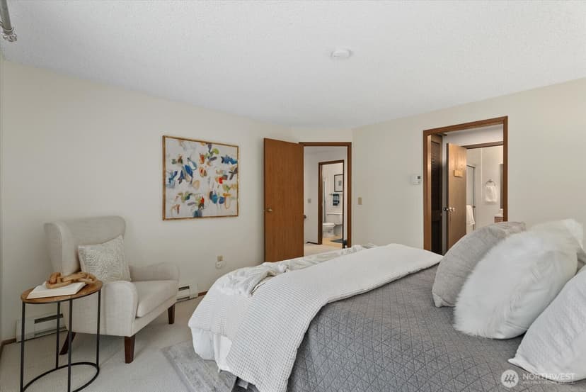 Property photo for 4005 145th Avenue NE, Bellevue photo 15