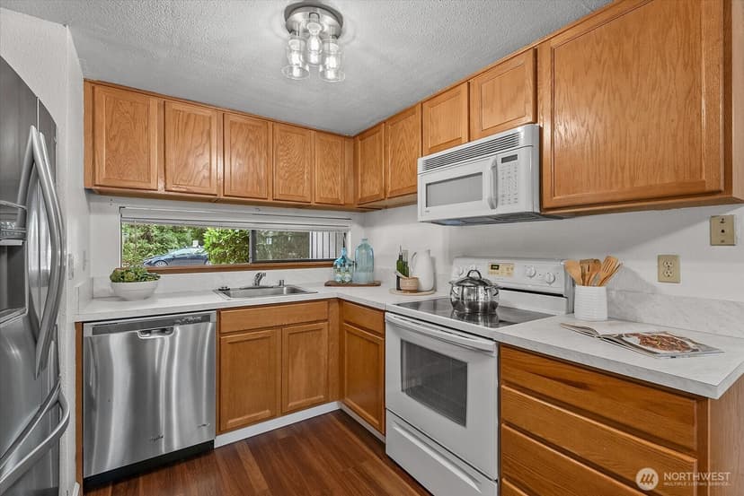 Property photo for 4005 145th Avenue NE, Bellevue photo 9